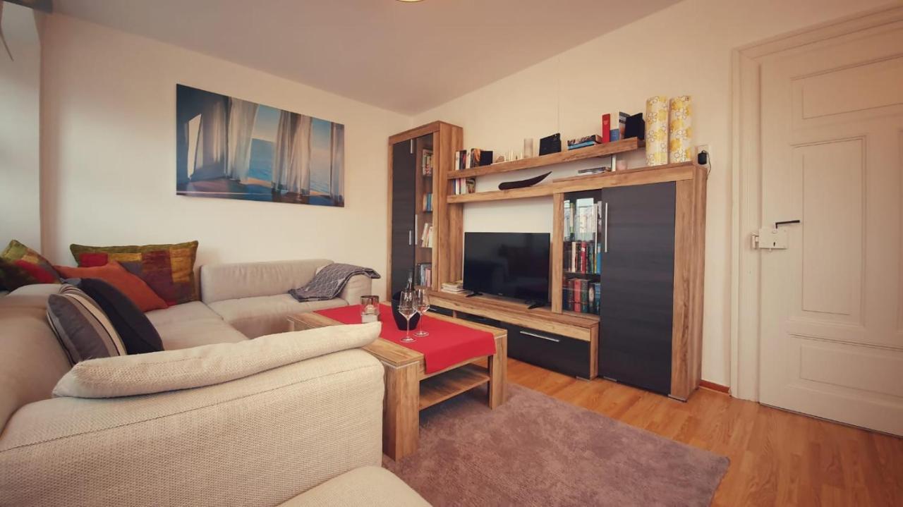 Altes Pfarrhaus Holiday home Hunolstein